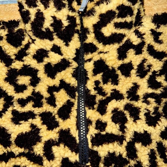 Girls J Crew Crewcuts zip T fleece in leopard - Picture 3 of 4